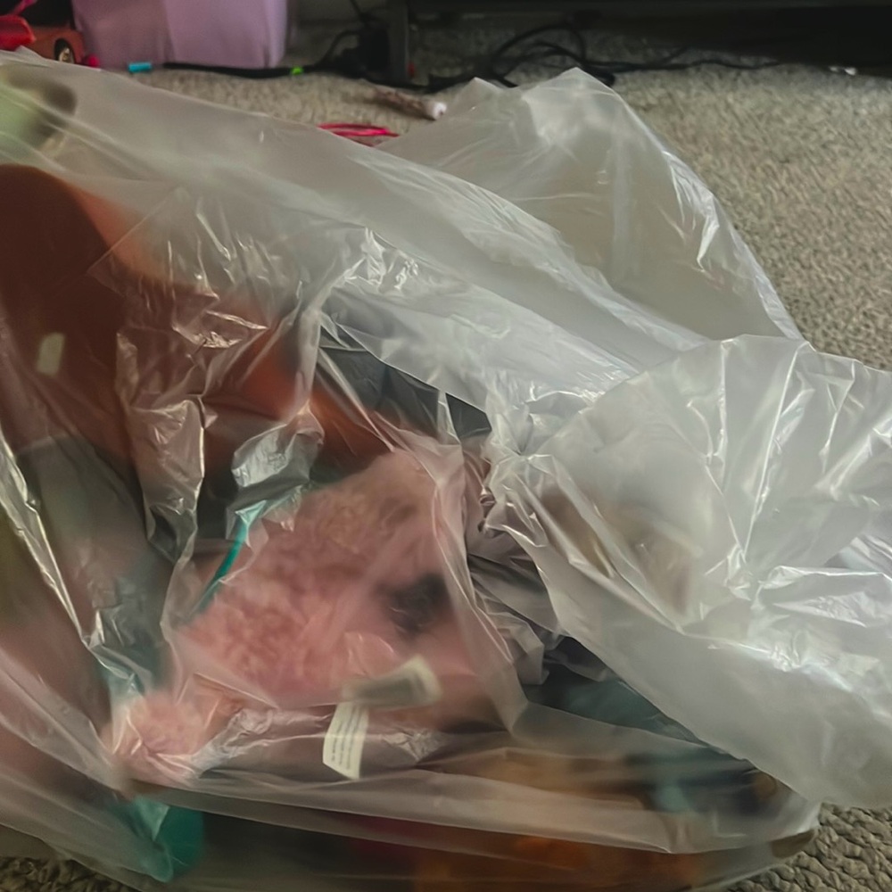 Selling my old toys for dogs and stuff and it’s for your a toddler and dogs,